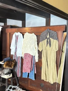 服の交換会ディスプレイ